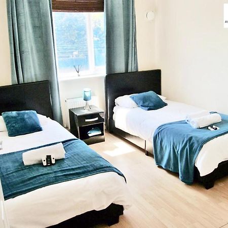 2 Bedroom Apartment At Dagenham , Adonai Serviced Accommodation, Free Wifi And Parking Exterior foto