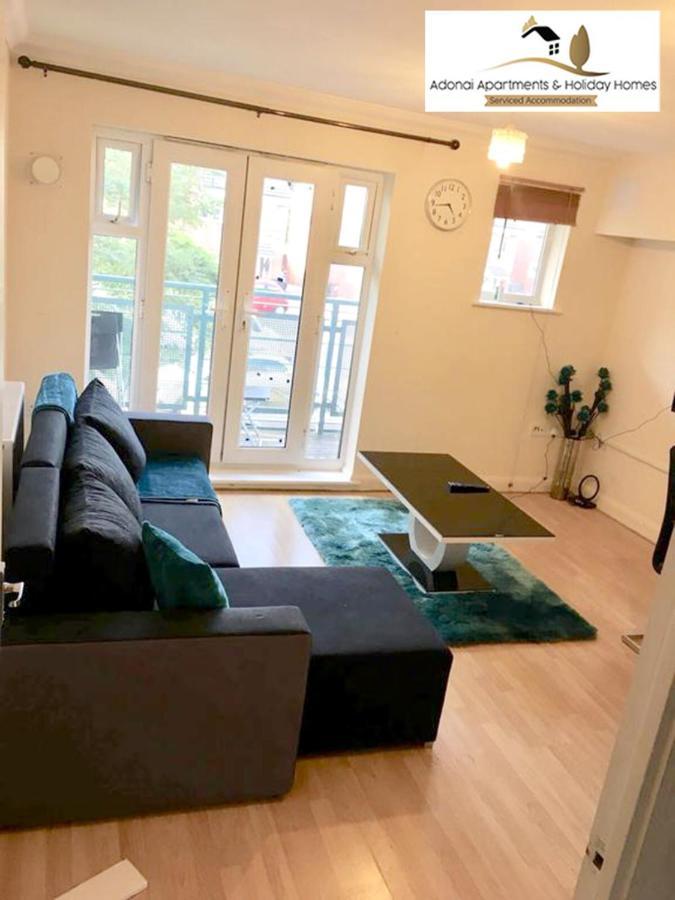 2 Bedroom Apartment At Dagenham , Adonai Serviced Accommodation, Free Wifi And Parking Exterior foto